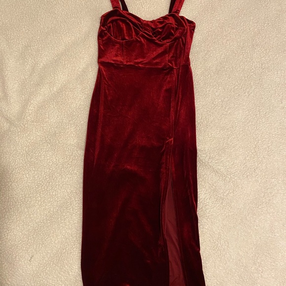 SOLD Red velvet long dress - Picture 2 of 4